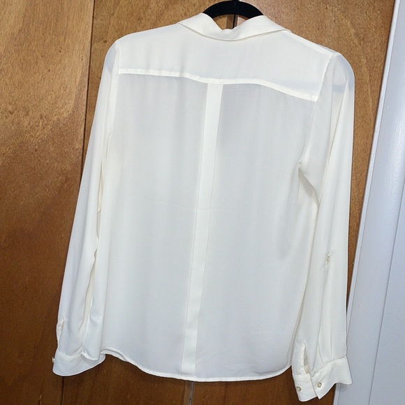 The Limited Women’s Ashton Cream Business Dressy Button Down Long Sleeve Shirt - Picture 5 of 5